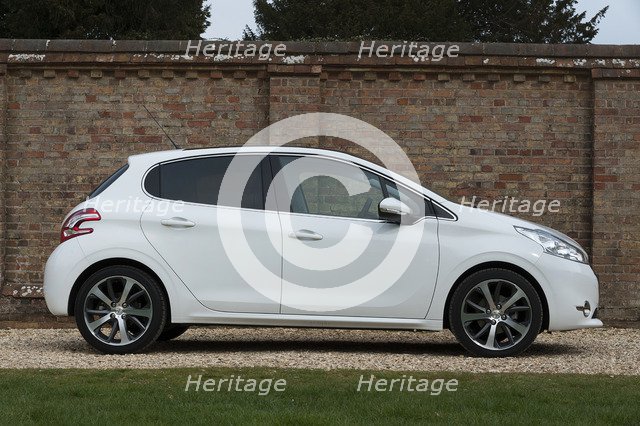 2014 Peugeot 208 Hdi Artist: Unknown.