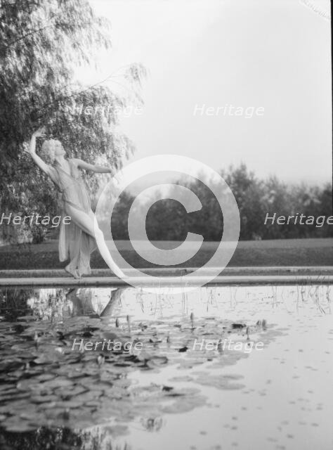 Marion Morgan dancers, between 1914 and 1927. Creator: Arnold Genthe.