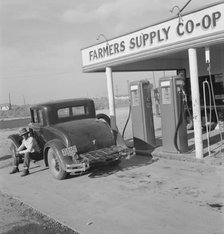 Farmers' supply co-op, Nyssa, Malheur County, Oregon, 1939. Creator: Dorothea Lange.