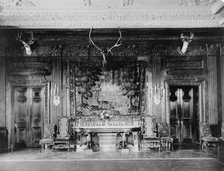 State dining room, White House, during McKinley administration(?), between 1890 and 1900. Creator: Frances Benjamin Johnston.