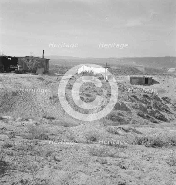 The Dazey farm and home, Homedale district, Malheur County, Oregon, 1939. Creator: Dorothea Lange.
