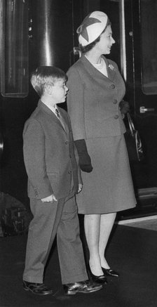 Queen Elizabeth and Prince Andrew arrive at King's Cross Station, September 1968. Artist: Unknown