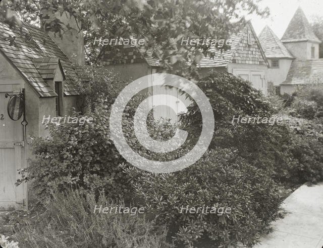 Frank Carson Anderson house, 1321 Spruce Street, Phildelphia, Pennsylvania, between c1917 and 1920. Creator: Frances Benjamin Johnston.