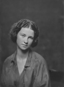 Miss Alice Kenny, portrait photograph, 1919 Apr. 26. Creator: Arnold Genthe.
