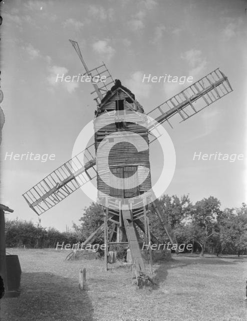 Bozeat Windmill, Bozeat, Wellingborough, Northamptonshire, 1947. Creator: George Bernard Mason.