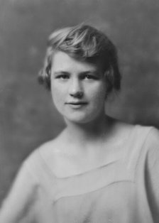 Unidentified woman, portrait photograph, 1916. Creator: Arnold Genthe.