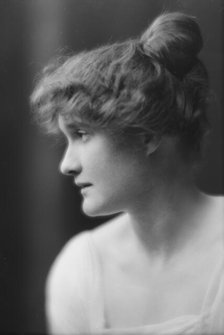 Rose, Miss, portrait photograph, 1915. Creator: Arnold Genthe.