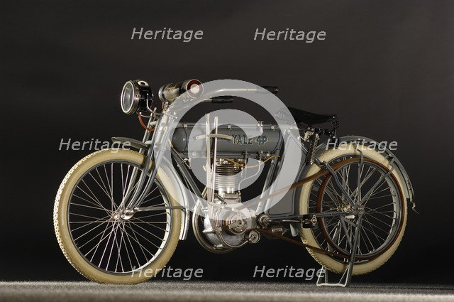 Yale 4 hp 1912. Artist: Simon Clay.