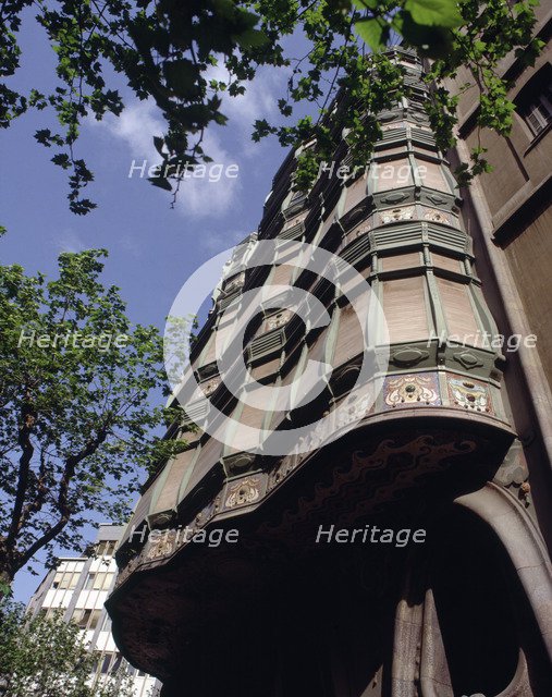 Detail of the façade of the Comalat House, designed by Salvador Valeri i Pupurull, 1911.
