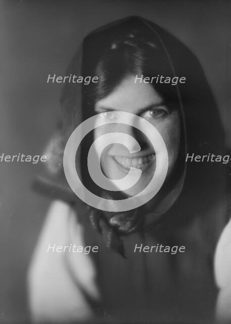 Nash, Florence, Miss, portrait photograph, 1917 Oct. 9. Creator: Arnold Genthe.