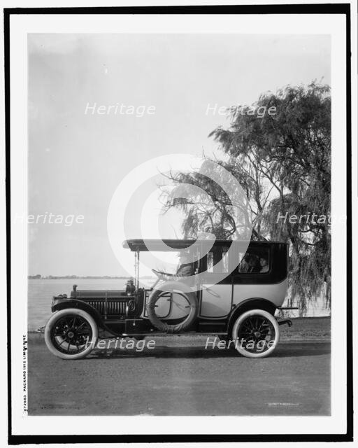 Packard 1912 limousine, (1912?). Creator: Unknown.