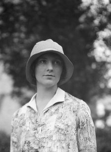 Ross, June, Mrs., standing outdoors, 1929 June. Creator: Arnold Genthe.