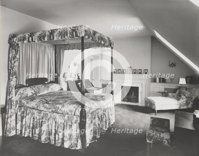 The Rocks, home of Mr. & Mrs. Pierre Gaillard - Bedrooml, between 1926 and 1950. Creator: Frances Benjamin Johnston.