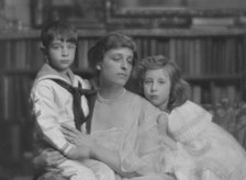 Haggin, Ben Ali, Jr., Mrs., and children, portrait photograph, 1916 Mar. 31. Creator: Arnold Genthe.
