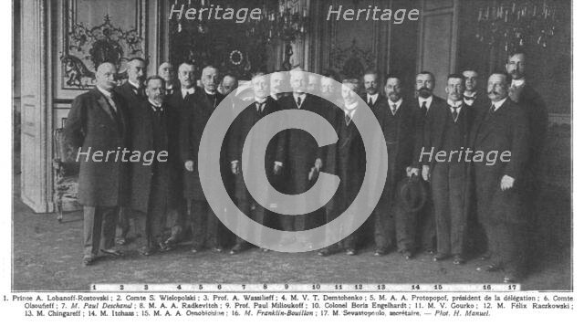 'Les parlementaires Russes en France; Lundi, 22 mai, a la presidence de la Chambre..., 1916. Creator: Henri Manuel.