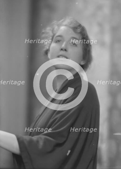 Brn, Florence, Miss, or Ben, Florence, Miss, portrait photograph, 1915 Mar. 10. Creator: Arnold Genthe.