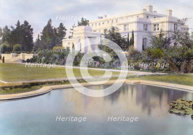 "Uplands," Charles Templeton Crocker house, 400 Uplands Drive, Hillsborough, California, 1917. Creator: Frances Benjamin Johnston.