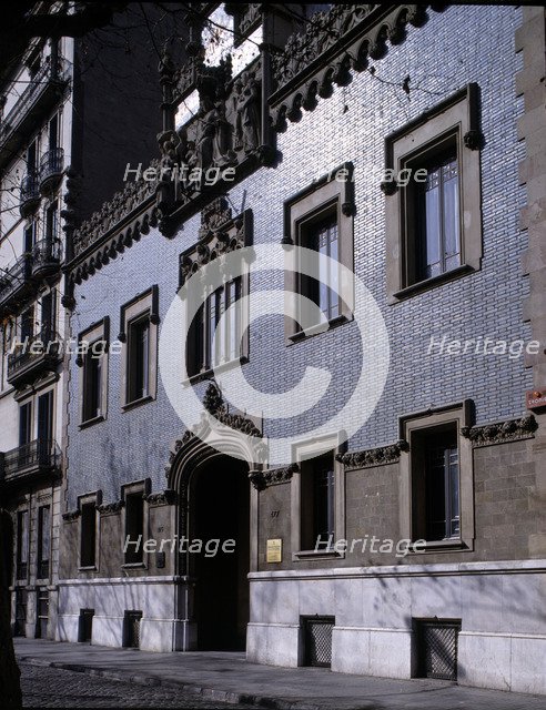Breastfeeding Municipal Building located at the Gran Vía, with sculptures by Eusebi Arnau, archit…