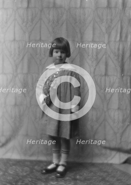 Dana, A., Mrs., child of, portrait photograph, 1915. Creator: Arnold Genthe.