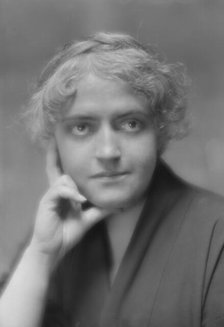 Sears, Zelda, Miss, portrait photograph, 1915 Feb. 7. Creator: Arnold Genthe.