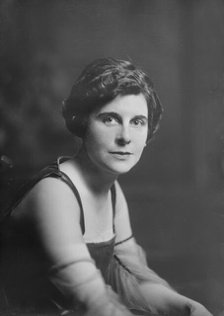 Miss Clara S. Berenger, portrait photograph, 1918 Nov. 17. Creator: Arnold Genthe.