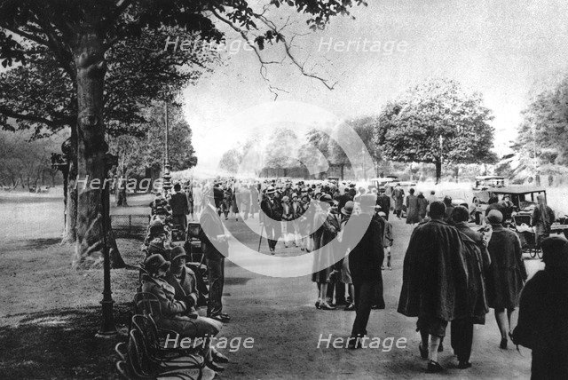 Avenue Foch leading from the Etoile to the Bois de Boulogne, Paris, 1931. Artist: Ernest Flammarion