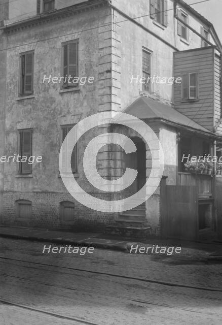 Multi-story house, [89 Wentworth Street], Charleston, South Carolina, between 1920 and 1926. Creator: Arnold Genthe.