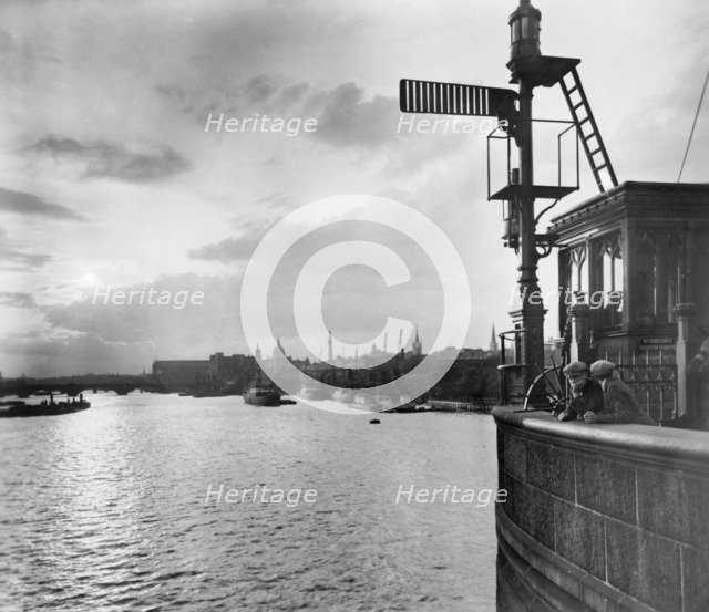 View upstream from Tower Bridge, Stepney, Tower Hamlets, London. Artist: George Davison Reid