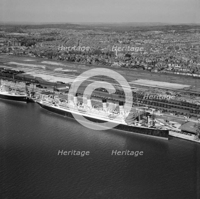 RMS 'Aquitania' at the New Docks (Western Docks), Southampton, Hampshire, 1949. Artist: Aerofilms.
