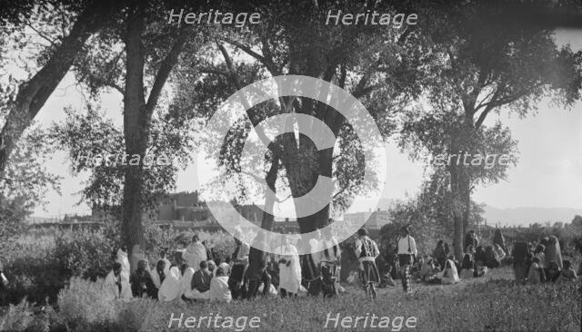 [Taos Pueblo, New Mexico], between 1899 and 1928. Creator: Arnold Genthe.