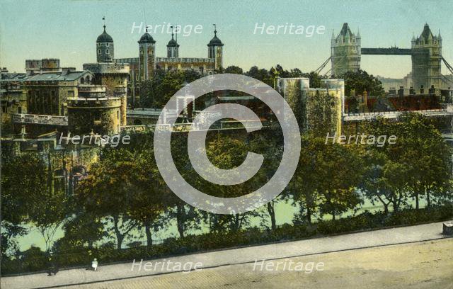 Tower Bridge and the Tower of London, c1910. Creator: Unknown.