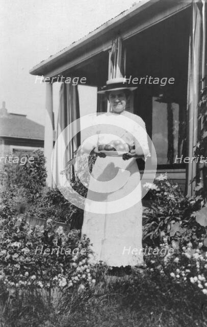 Mrs. Frank Clark (?), between c1900 and 1916. Creator: Unknown.