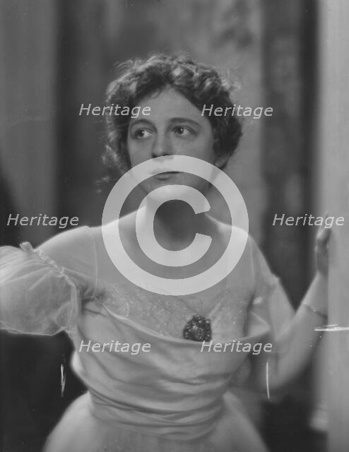 Dodge, D., Miss, portrait photograph, 1916. Creator: Arnold Genthe.