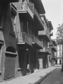 Pirate Alley, New Orleans, between 1920 and 1926. Creator: Arnold Genthe.