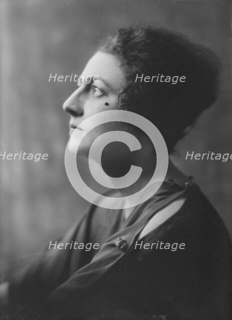Mme. Turbau, portrait photograph, 1918 Feb. 14. Creator: Arnold Genthe.