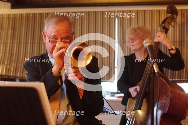Chris Hodgkins and Alison Rayner, Splash Point Jazz Club, Rottingdean, East Sussex, 17 May 2019. Creator: Brian O'Connor.