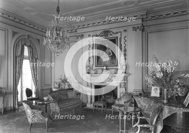 Mrs. Edwin Gould, residence at 936 5th Ave., New York City, 1942. Creator: Gottscho-Schleisner, Inc.