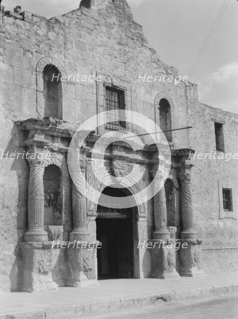 Travel views of the American Southwest, between 1899 and 1928. Creator: Arnold Genthe.