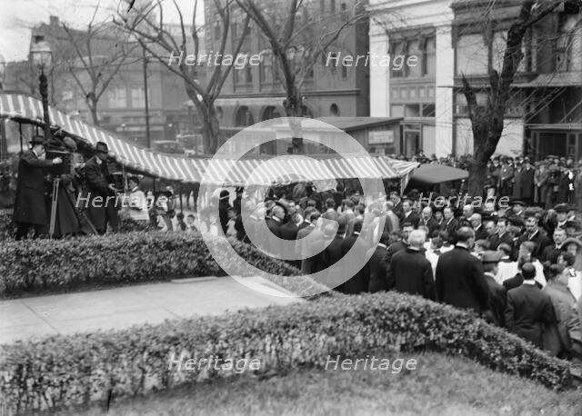 Pan American Mass - Thanksgiving Day at St. Patrick's. Groups at St. Patrick's, 1914. Creator: Harris & Ewing.
