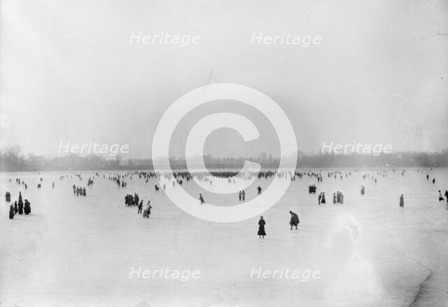 At Red Bank, between c1910 and c1915. Creator: Bain News Service.