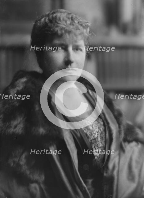 Brackett, Edgar L., Mrs., portrait photograph, 1917 Oct. 10. Creator: Arnold Genthe.