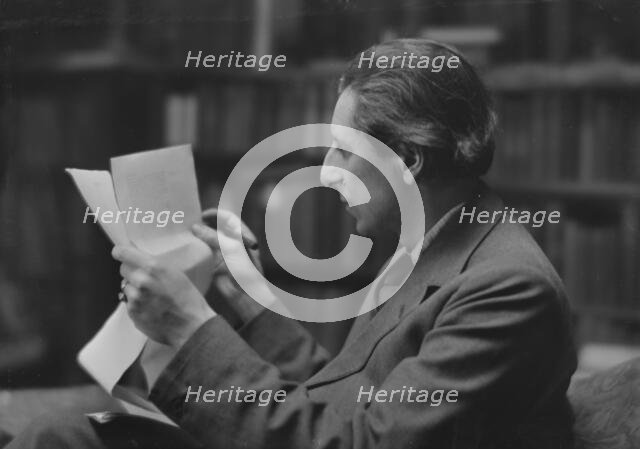 Dr. Coomarasumay, portrait photograph, 1918 Mar. 5. Creator: Arnold Genthe.