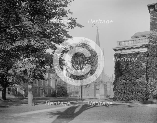 First Parish Church, thru Johnston gate, Cambridge, Mass., between 1900 and 1920. Creator: Unknown.