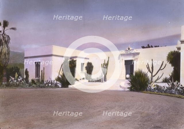 "Solana," Frederick Forrest Peabody house, Eucalyptus Hill Road, Montecito, California, 1917. Creator: Frances Benjamin Johnston.