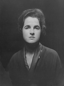Miss Virginia Knower, portrait photograph, 1919 Feb. 8. Creator: Arnold Genthe.