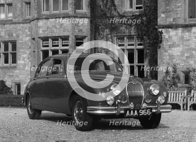 1958 Jaguar 3.4 litre belonging to Lord Montagu of Beaulieu at Palace House. Creator: Unknown.