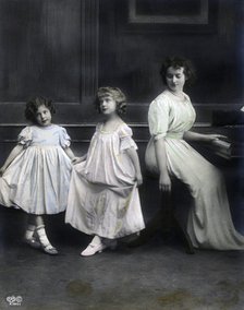 Woman at a piano with her daughters, Sweden, late 19th-early 20th century. Artist: Unknown