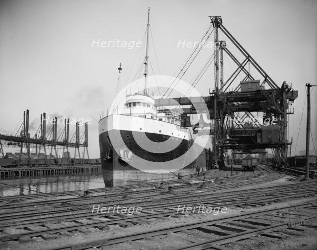 Brown electric hoist, unloading ore, Buffalo, N.Y., c1908. Creator: Unknown.
