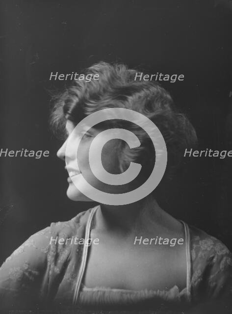 Johnston, Justine, Miss, portrait photograph, not before 1917. Creator: Arnold Genthe.