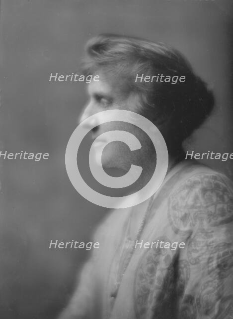 Mannes, David, Mrs., portrait photograph, 1916 Apr. 28. Creator: Arnold Genthe.